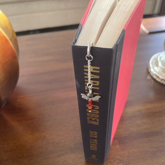 Handmade Red Bead Mix Dragonfly Bookmark with Silver Tone Hook - ideal Gift - Picture 4 of 6